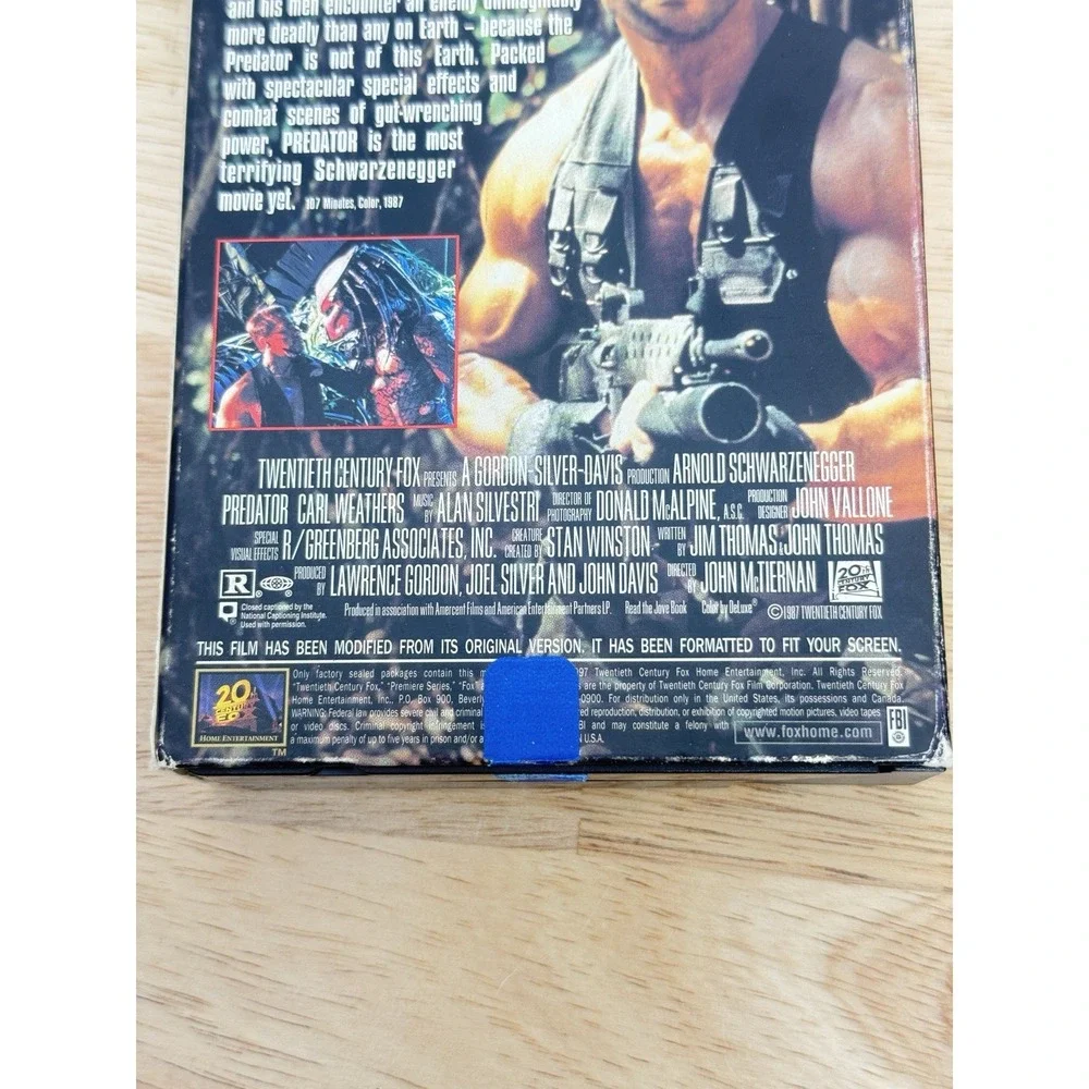 Predator VHS VINTAGE 1988 CBS FOX‎ Video SCHWARZENEGGER #32